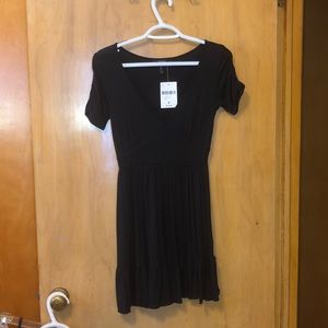 Black forever 21 dress. Never worn!